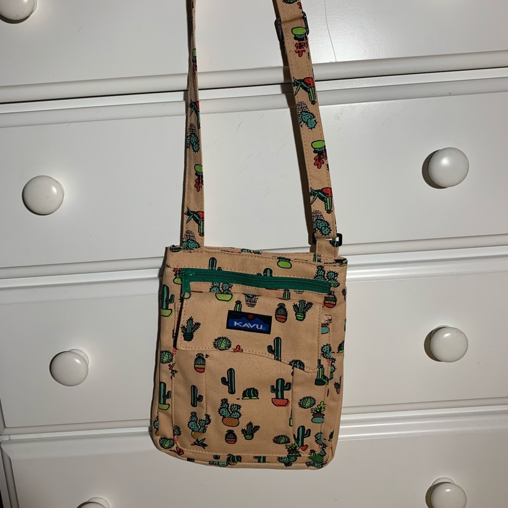 KAVU crossbody! Never used// only removed tags